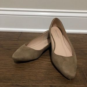 Size 8 Cream Flats